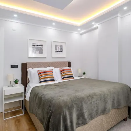 Modern Sisli Flat - High-speed Wi-fi Elevator * Istanbul