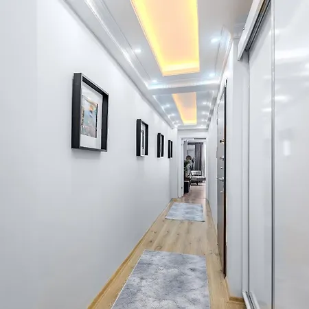 Modern Sisli Flat - High-speed Wi-fi Elevator