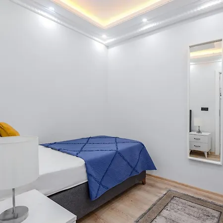 Modern Sisli Flat - High-speed Wi-fi Elevator *